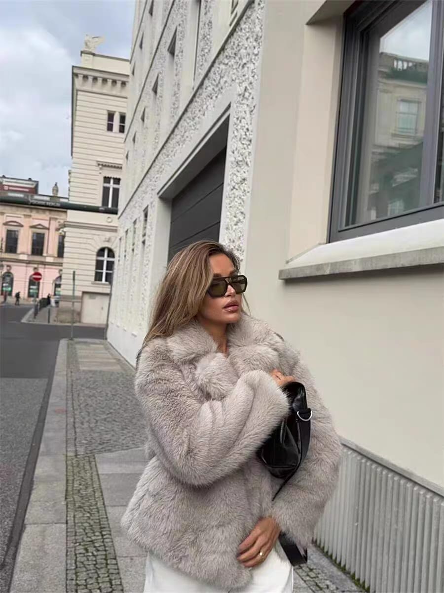"Independent" NoAnimal - FUR Coat